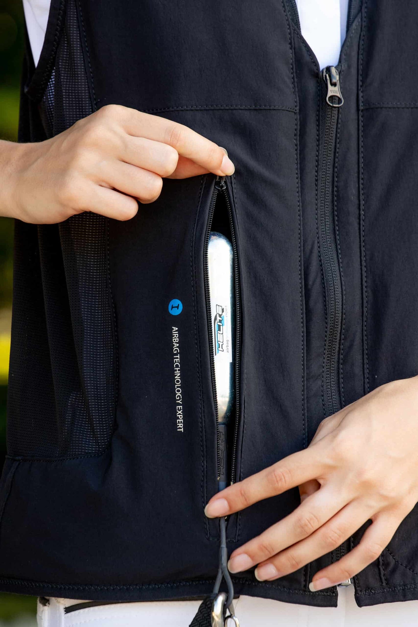 ZIP IN 2 AIRBAG VEST image 3