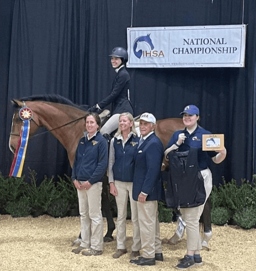  @emoryhenryequestrian takes an other National champion with @mad.equestrian in the novice flat class and wins a Helite Zip’in airbag.